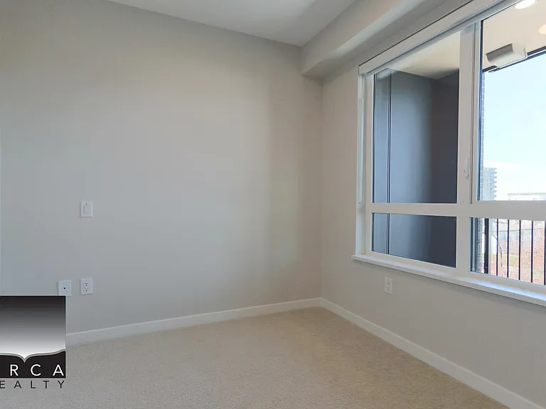 110 W 17th St #406 — Photo 12