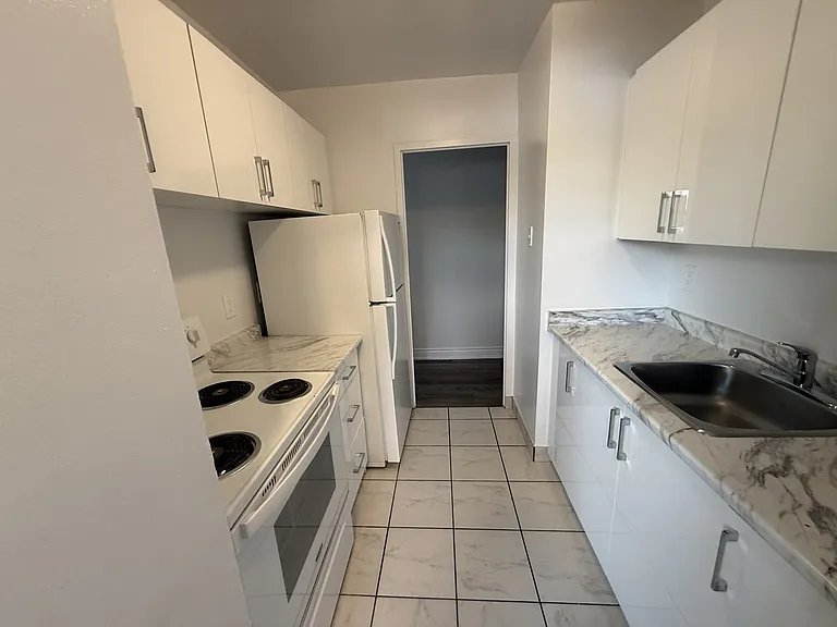 3125 Queen Frederica Dr — Photo 3