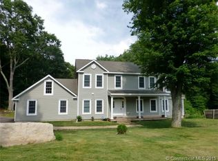 8 Kerrie Ct, Gales Ferry, CT 06335