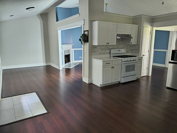 2nd image of 730 Ashford Cove Dr