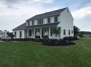 8 Persimmon Ct, Ringoes, NJ 08551