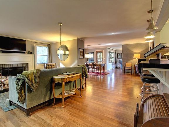 5th image of 747 E Dogwood Ln