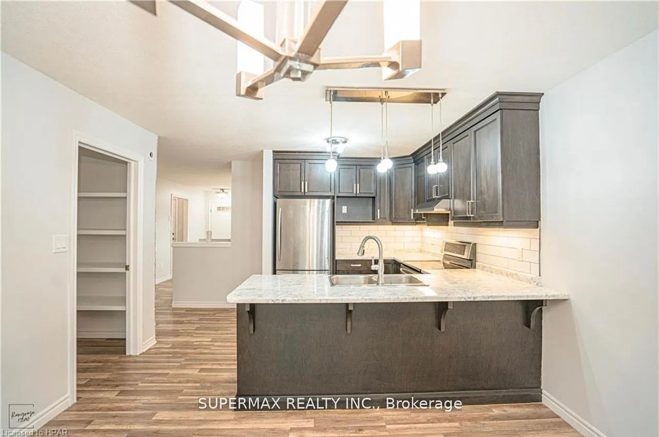 5 bed, $2,999 — Photo 3