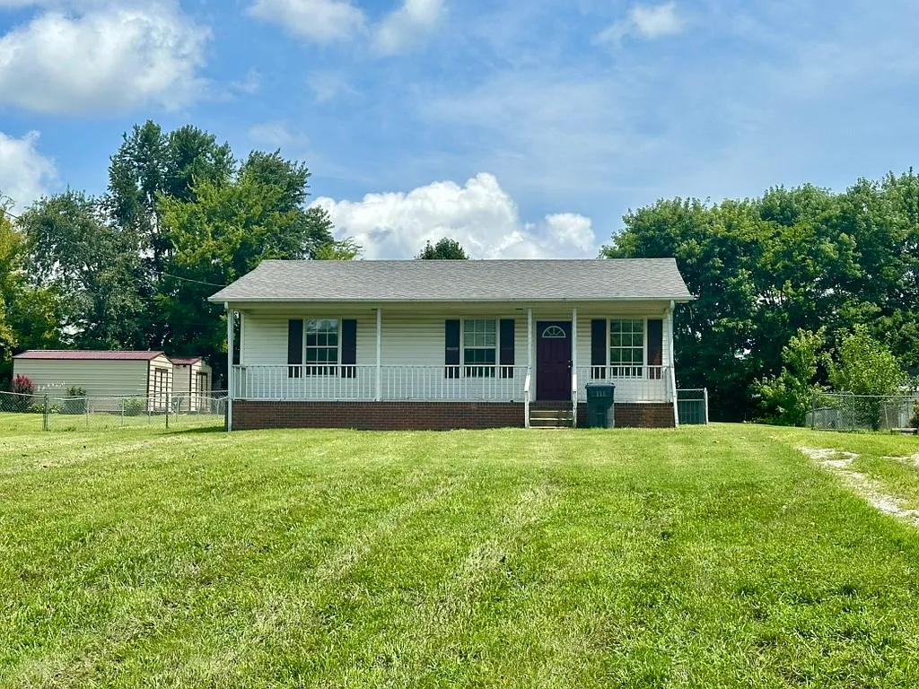 3 bed, 1100 sqft, $1,125 — Photo 1