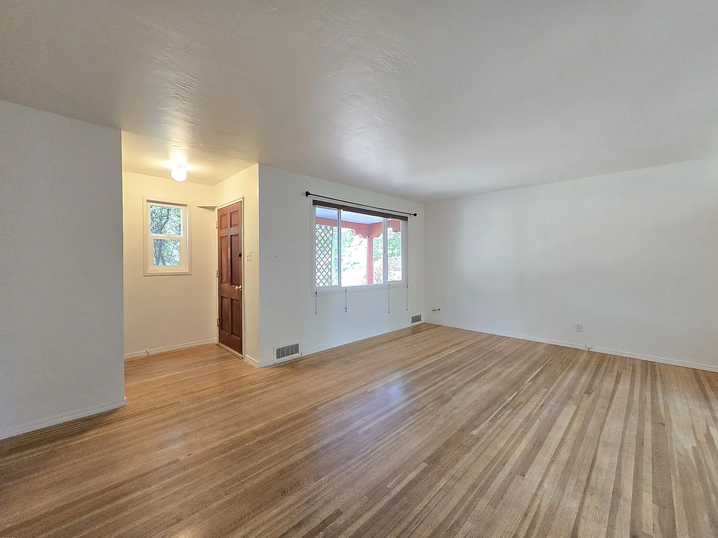 1226 Vitalia St — Photo 2