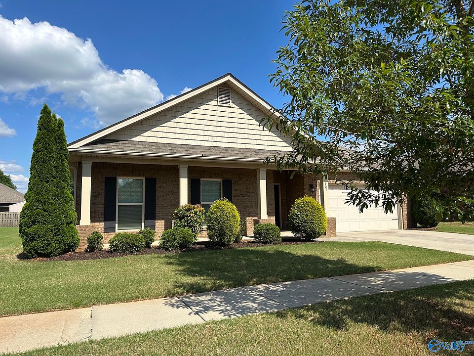1st image of 607 Willow Crst