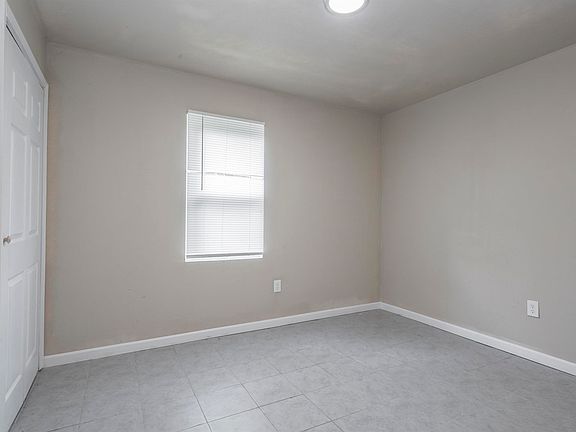 4th image of 203 Parvin Dr