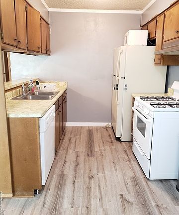 5th image of 5931 Viva Max Dr