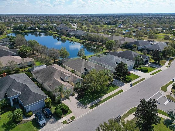 3rd image of 4749 Claremont Park Dr