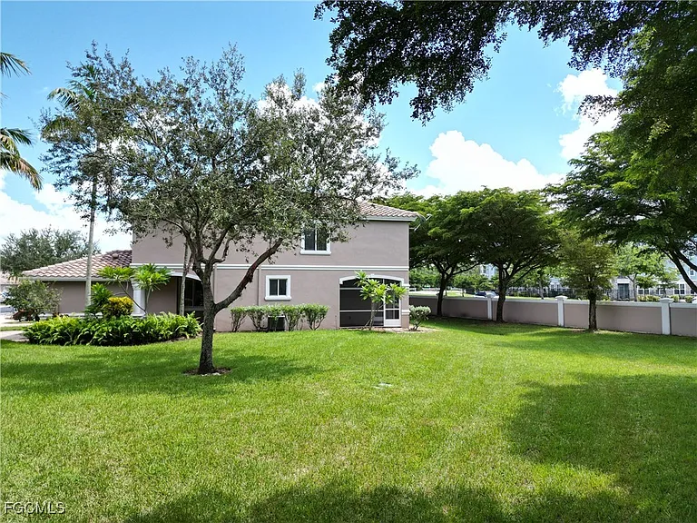 9999 Chiana Cir — Photo 8
