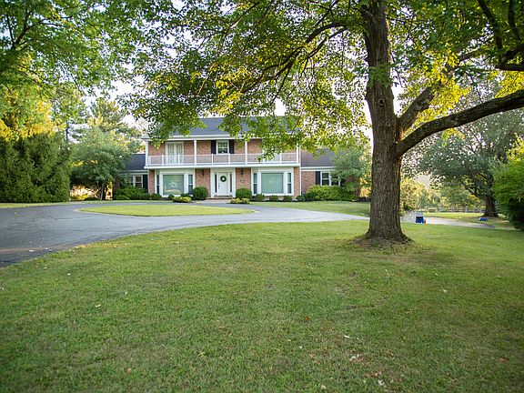 3rd image of 5932 Countryhills Dr