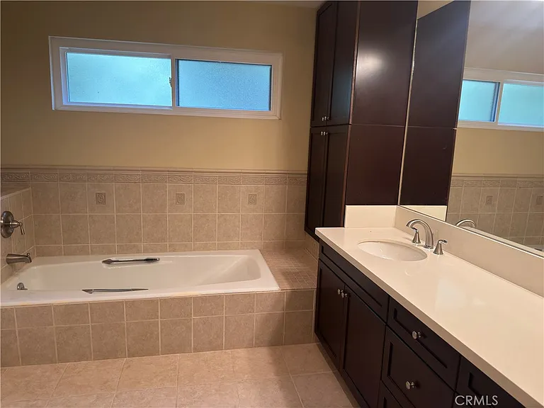 1138 Las Riendas Way — Photo 11