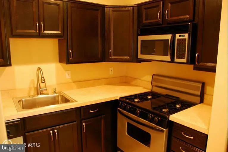 1 bed, 775 sqft, $1,649 — Photo 4