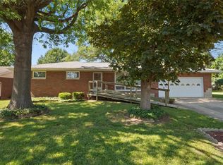 2125 Saint Michael Ct N, Highland, IL 62249
