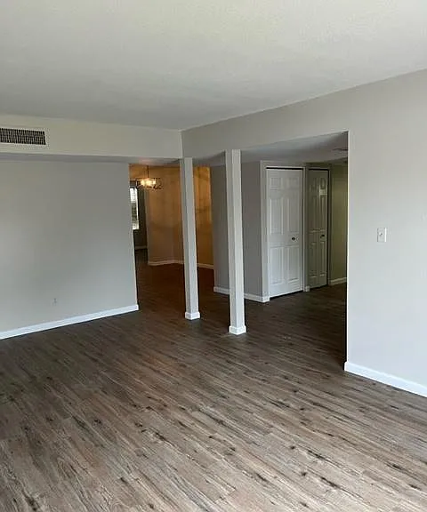 2171 E Palmcroft Dr — Photo 13