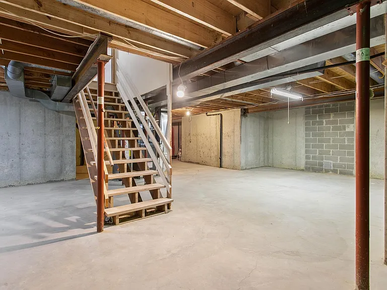 9406 Hall Dr — Photo 22