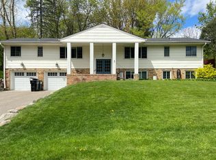 343 Heather Ln #B, Long Lake, MN 55356