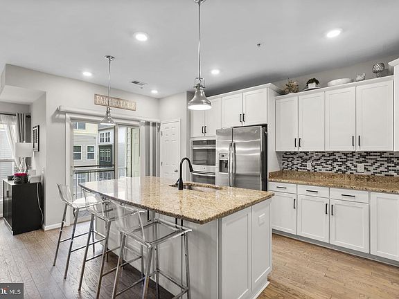 5th image of 121 Copley Cir #34B