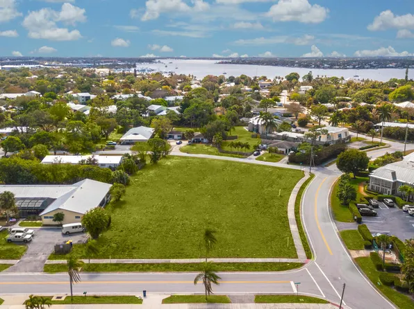 933 & 943 NW Spruce Ridge Drive, Stuart, FL 34994