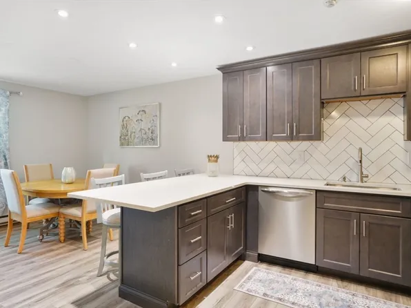 212 Fisher St APT A8, North Attleboro, MA 02760