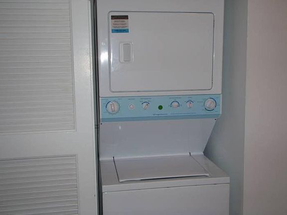 5th image of 2034 W Farragut Ave APT 2