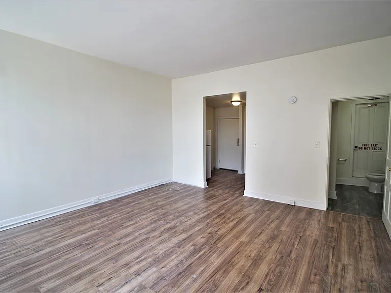 1015 Saint Paul St — Photo 7