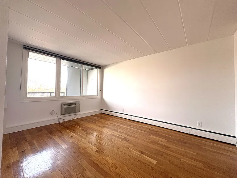 345 Harvard St #4E — Photo 18