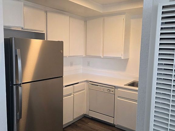 4th image of 14104 Yukon Ave APT 8