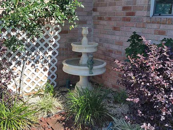 4th image of 233 Lakeland Ct