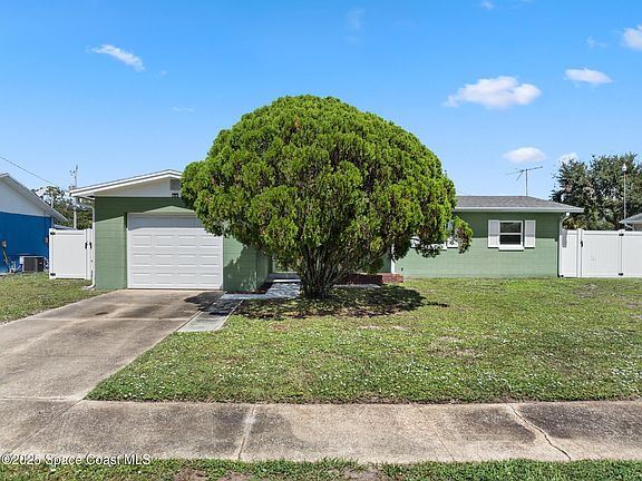 2nd image of 350 Maple Pl