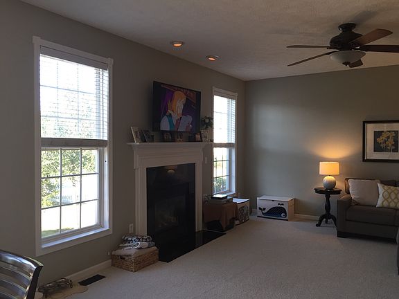 3rd image of 652 Brookledge Ct