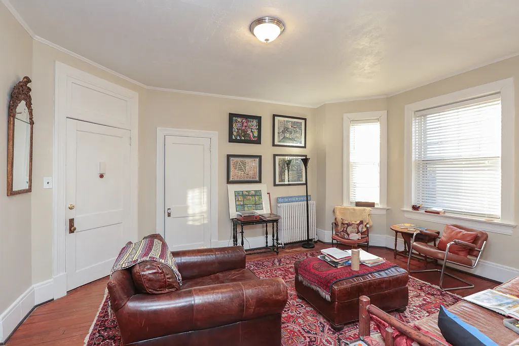 1 bed, 1100 sqft, $1,700 — Photo 3
