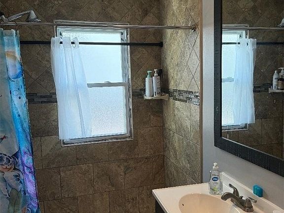 4th image of 13505 Cranwood Park Blvd