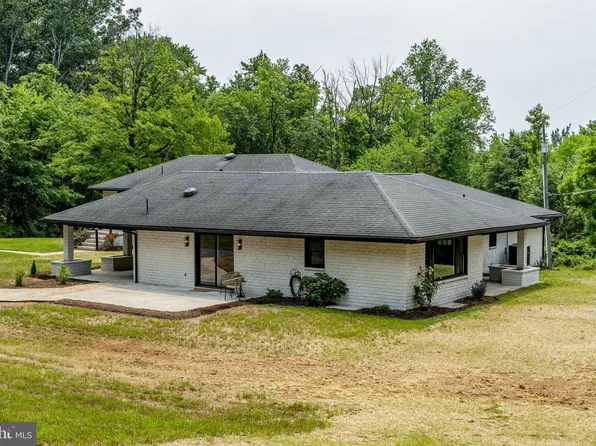 1265 Swamp Bridge Rd #L, Denver, PA 17517