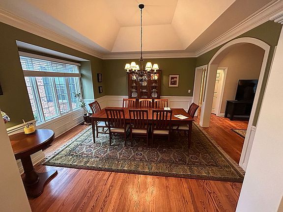 3rd image of 1533 Breezeridge Dr