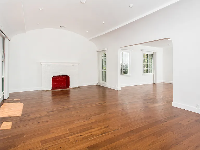 4733 Ambrose Ave — Photo 8