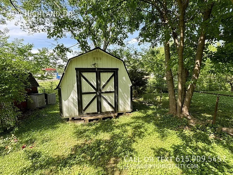104 Highland Dr — Photo 15