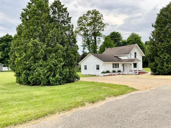 1305 Lockwood St, Sturgis, MI 49091