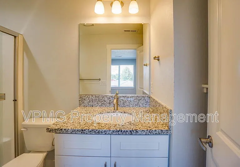 10703 NE 70th St #1 — Photo 21