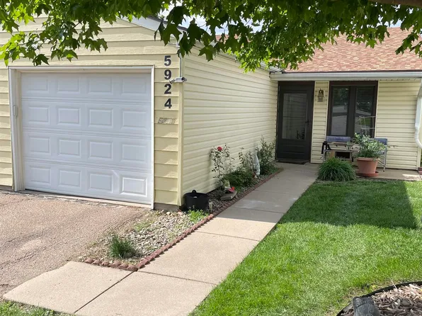 5924 Wolff Ln, Lincoln, NE 68521