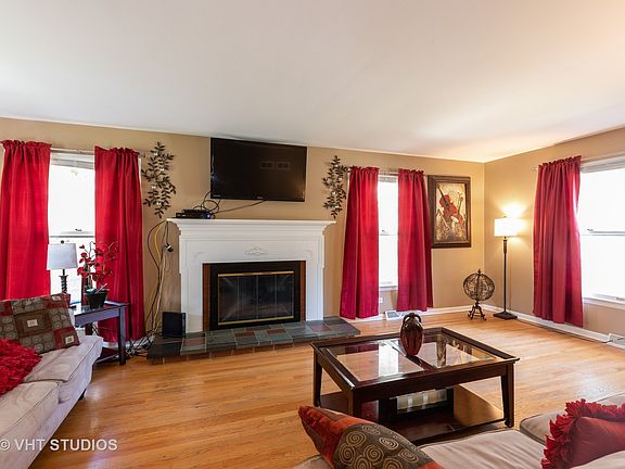 2nd image of 1034 W Strieff Ln