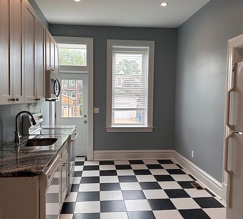 5th image of 2019 Allen Ave #1F