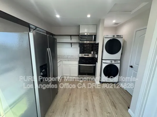 670 W 2nd St #1/2, San Pedro, CA 90731