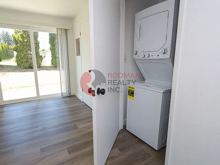 890 Dougherty Dr NE — Photo 12