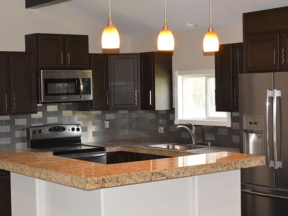 3rd image of 625 N Calvary Ave