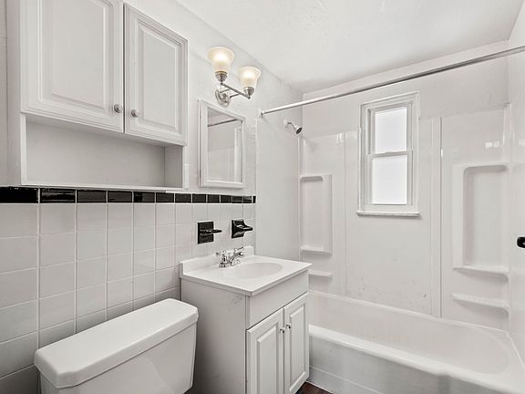 3rd image of 10601 Lindberg Ave APT 3