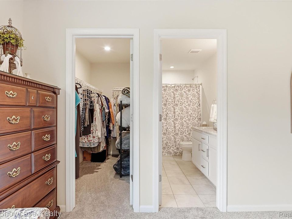 1592 Beachwood Dr, photo 29
