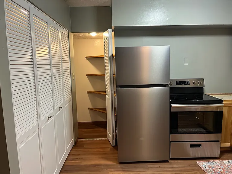 8-2431 Northland St #8 — Photo 6