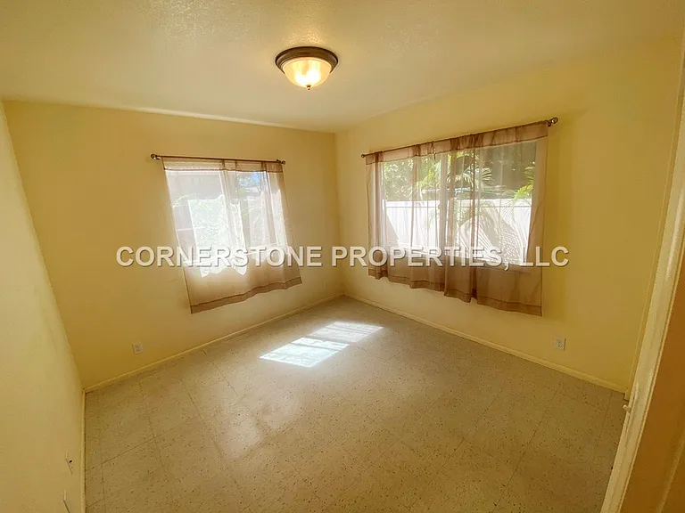 670A Hunalewa St #1 — Photo 9