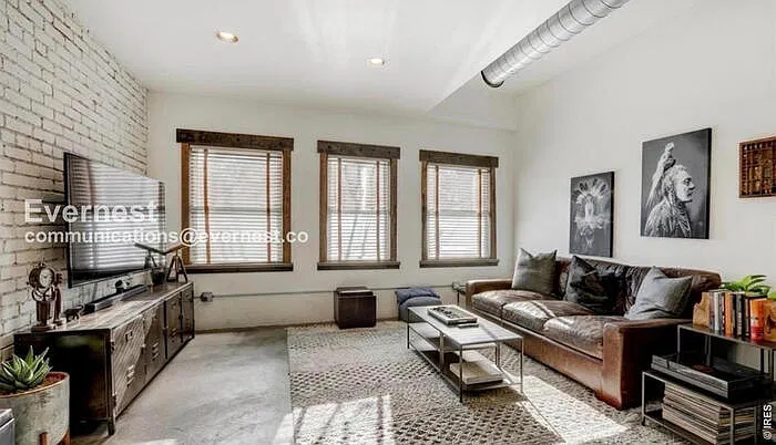 2 bed, 2.0 bath, 1005 sqft, $3,200 — Photo 3